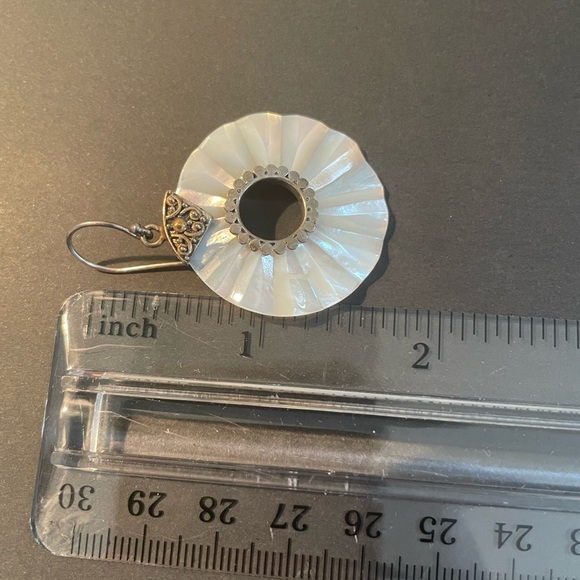 BEAUTIFUL MOTHER OF PEARL WITH STERLING ACCENT DROP HOOP EARRINGS - Picture 6 of 7